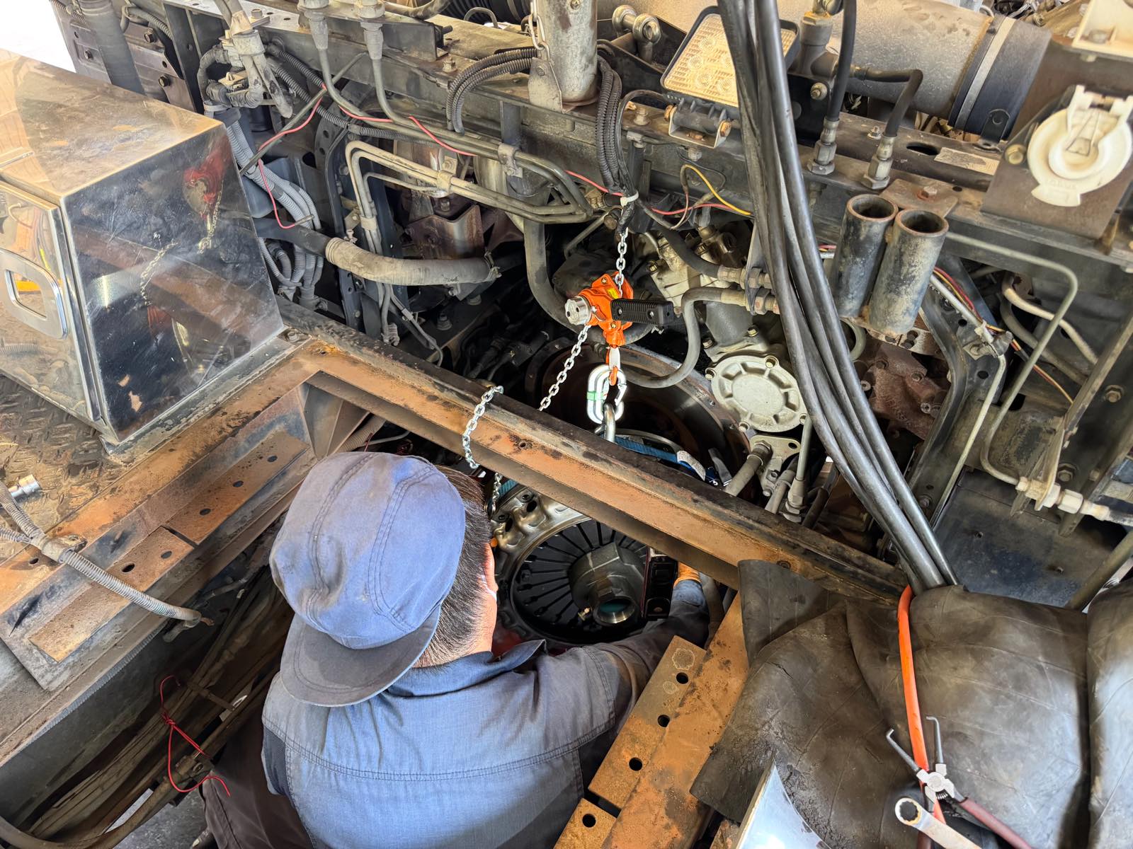 三菱FUSO_FV50クラッチ交換整備、クラッチの組付け