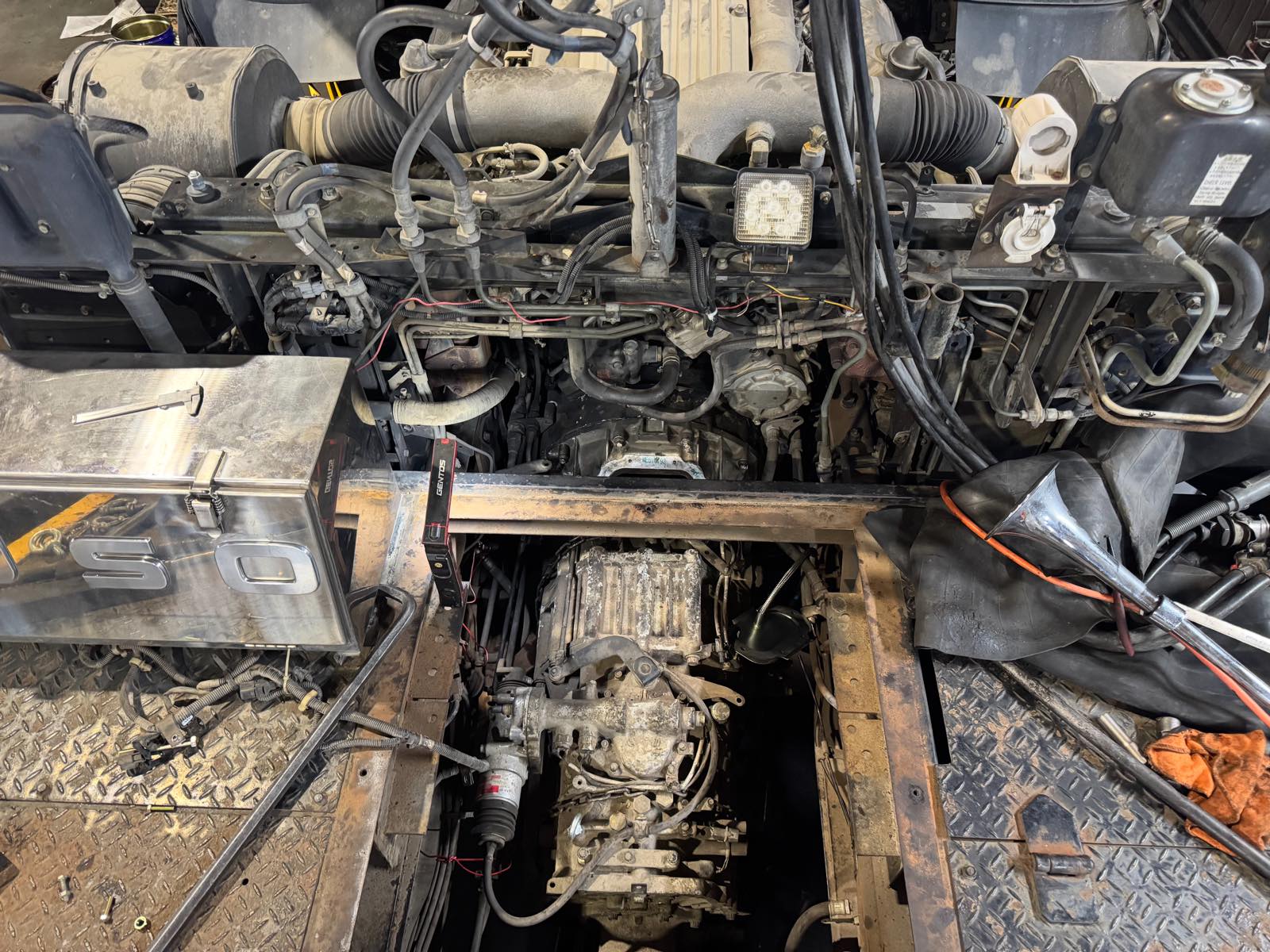 三菱FUSO_FV50クラッチ交換整備、クラッチの組付け