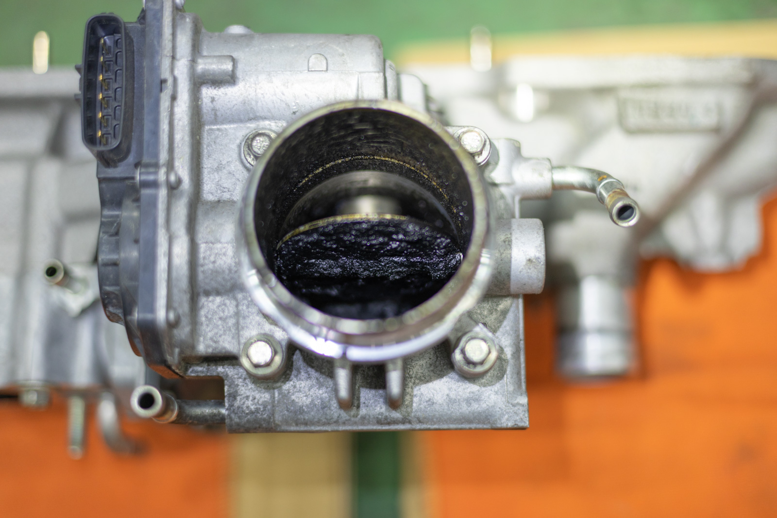 MAZDA　CX-5　ディーゼル　カーボン除去の方法　スロットルボディ