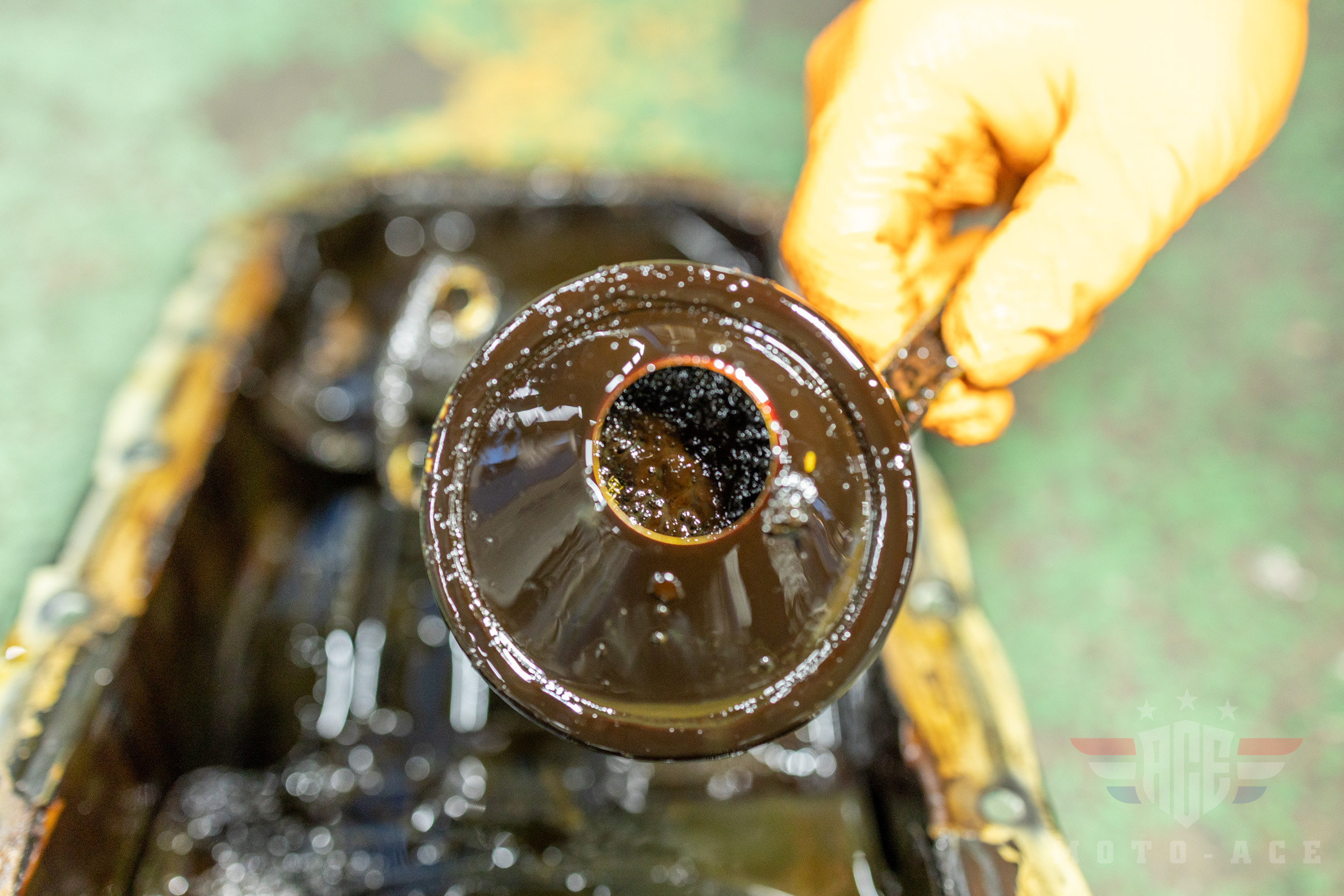 オイル交換しなかった場合のエンジンオイルストレーナの詰まり具合