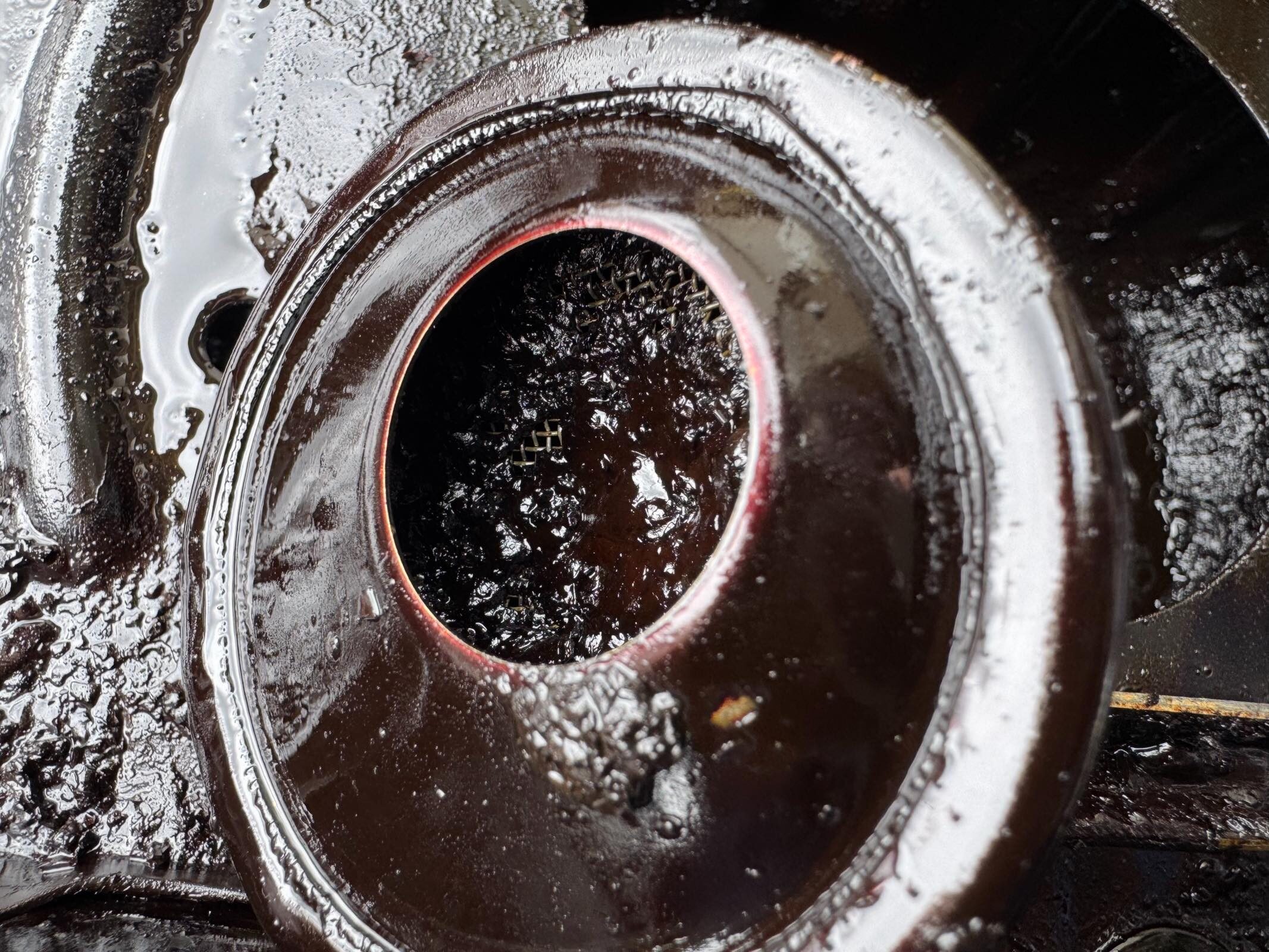 オイル交換しなかった場合のエンジンオイルストレーナの詰まり具合