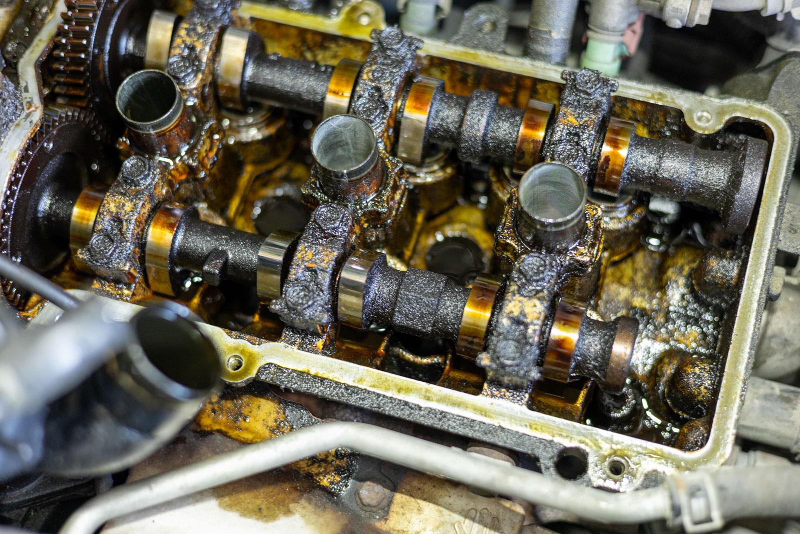 ダイハツ・ムーブのオイル交換さぼったスラッジ